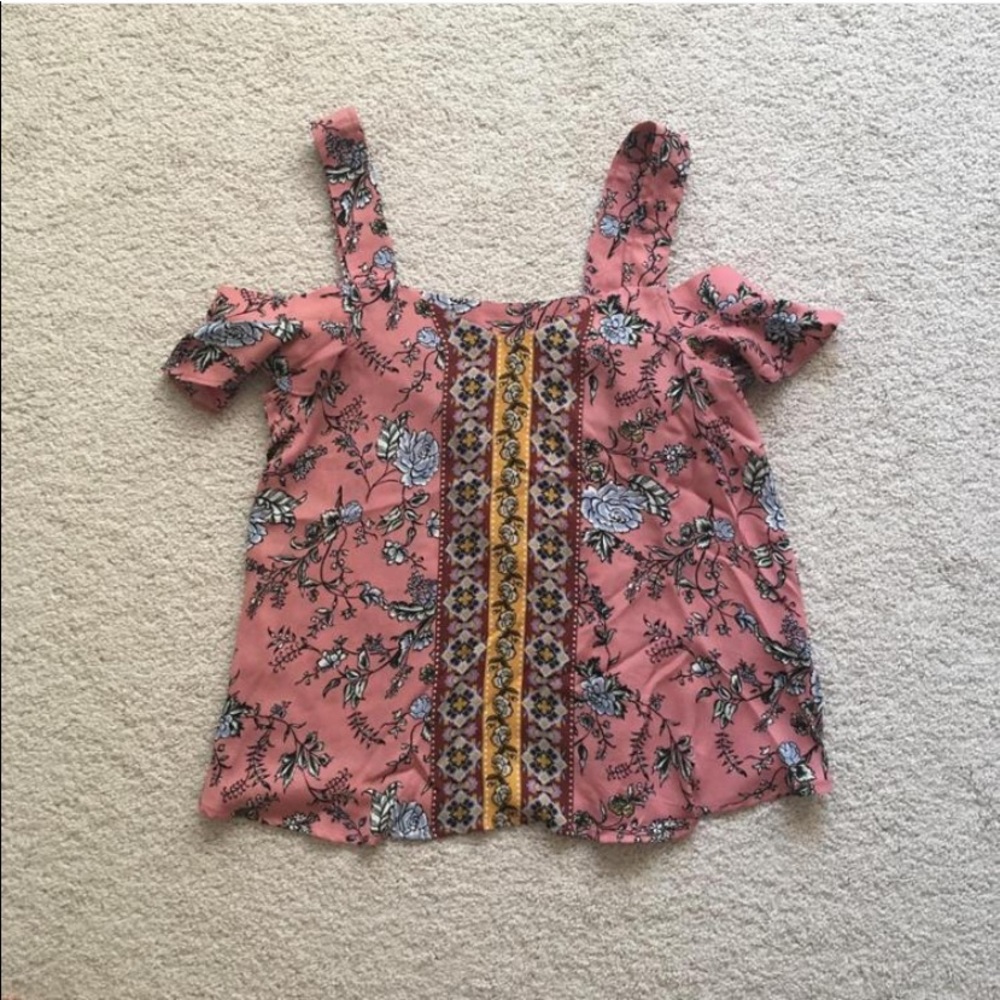 Francesca’s sweetheart cold shoulder floral top